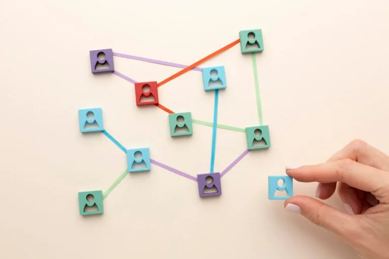 emojis de pessoas interligadas mostrando uma base de leads